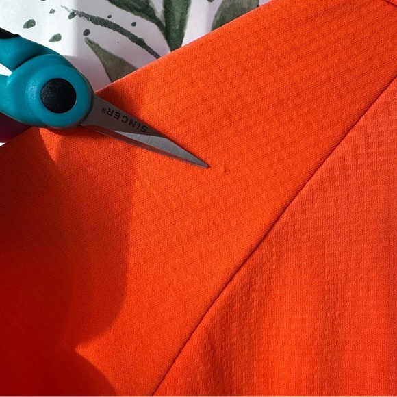 Vineyard Vines America’s Cup 2017 Pullover. Small. - Picture 8 of 8